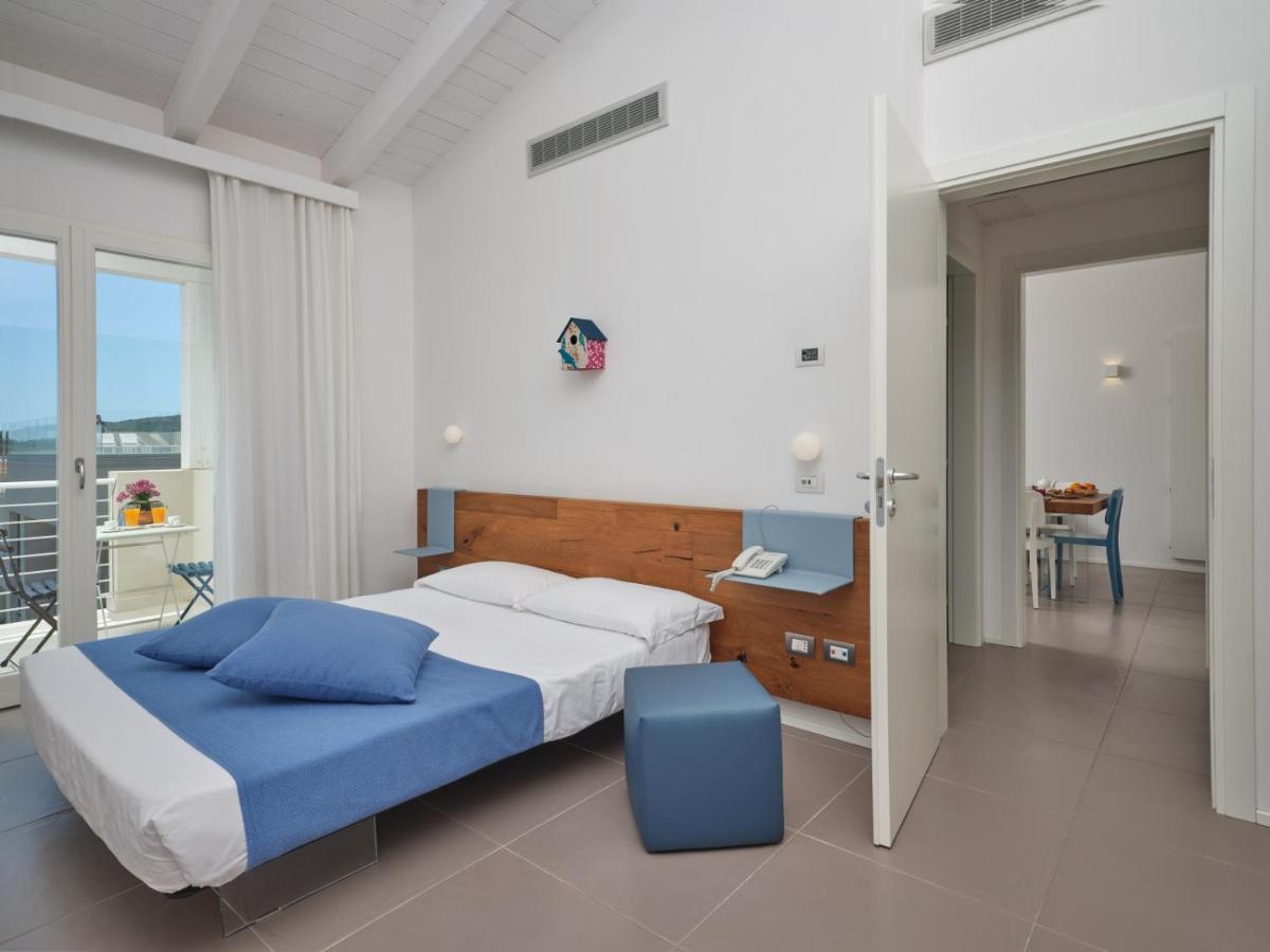 Felix Hotels - Hotel Residence Porto San Paolo Экстерьер фото