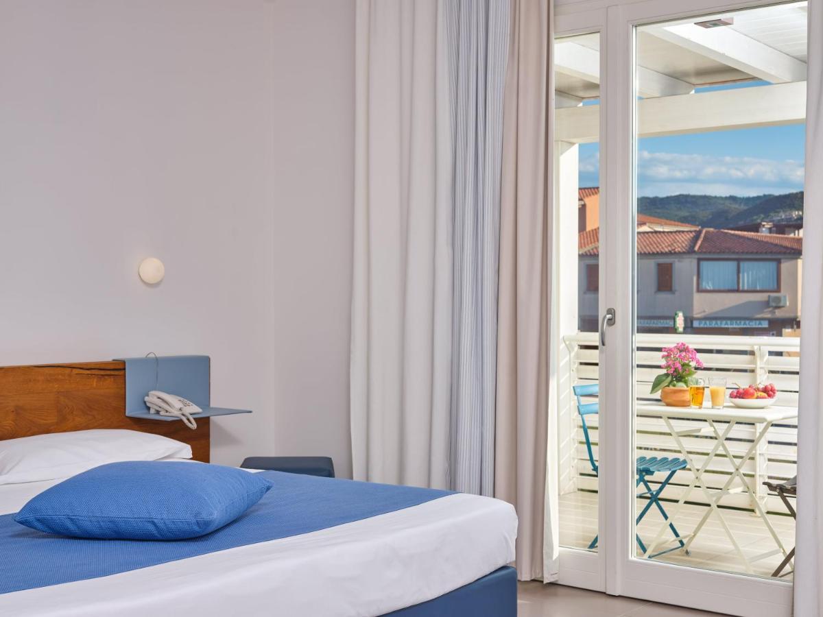 Felix Hotels - Hotel Residence Porto San Paolo Экстерьер фото