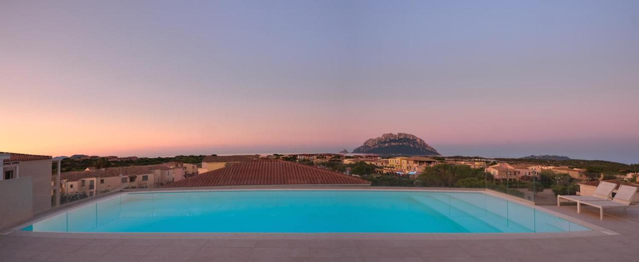 Felix Hotels - Hotel Residence Porto San Paolo Экстерьер фото