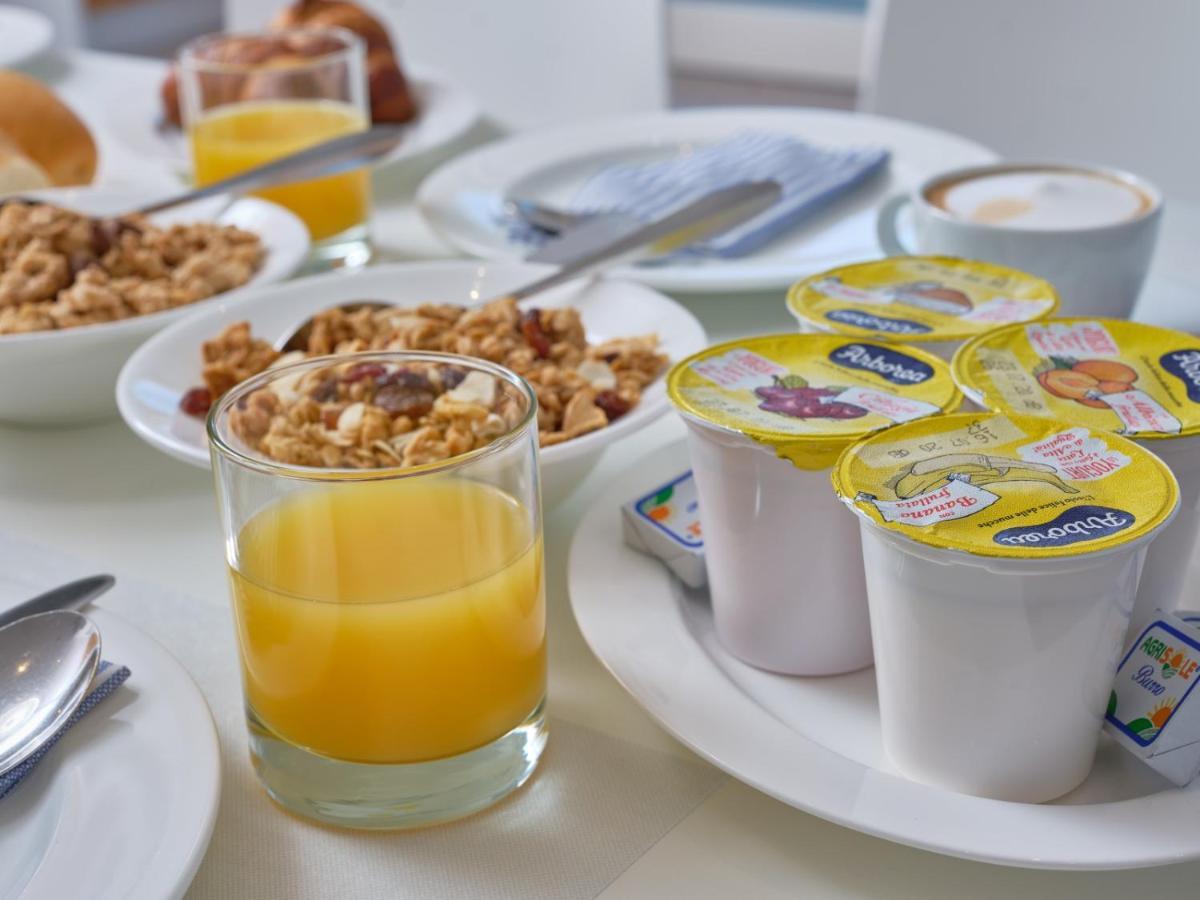 Felix Hotels - Hotel Residence Porto San Paolo Экстерьер фото