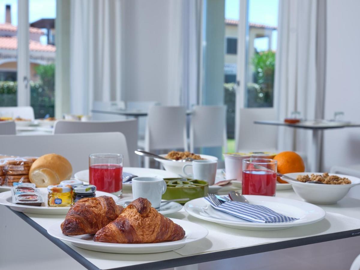 Felix Hotels - Hotel Residence Porto San Paolo Экстерьер фото