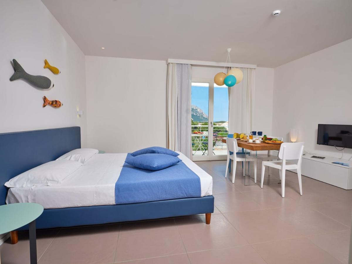 Felix Hotels - Hotel Residence Porto San Paolo Экстерьер фото